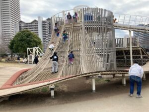 都立大島小松川公園の巨大アスレッチックで子供と遊ぼう！