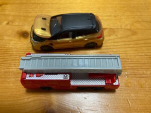 マクドナルドのハッピーセットで『トミカ第１弾＆第２弾』をGET！