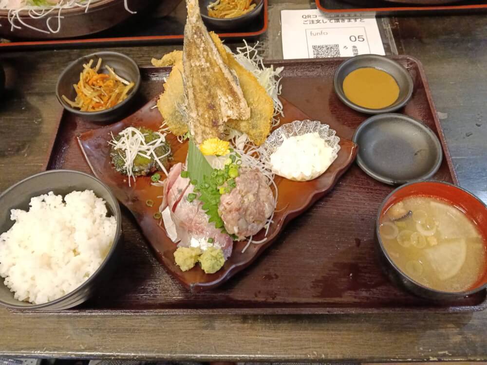 魚問屋食堂さかなやくろ 幸町店の写真 4