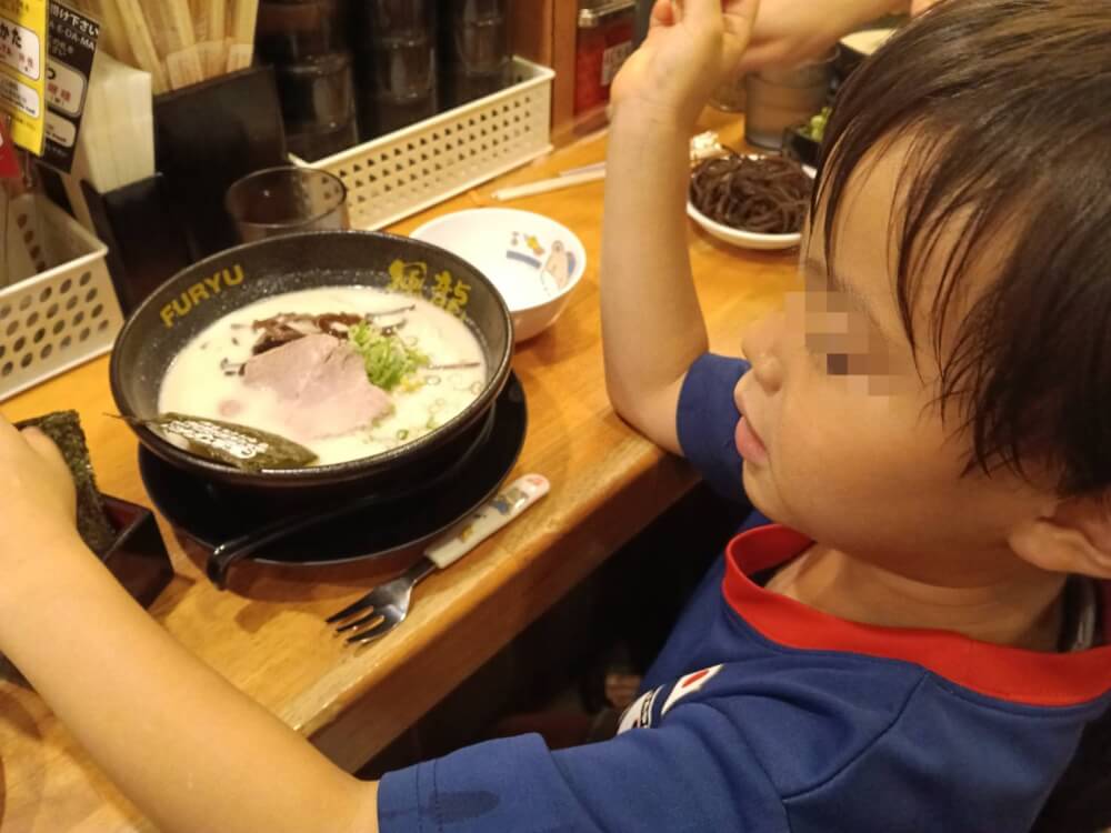 とんこつラーメン 博多風龍 新橋店の写真 2