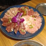 北海道の北見ホルモン「ぶんたろう 総本店」で焼肉旅育グルメを満喫！