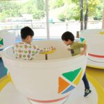 北海道北見市にあるレトロ遊園地「きたみファミリーランド」をちびっこ兄弟が満喫！