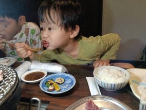 【食べログ百名店】北海道北見市にある四条ホルモンで家族焼肉を堪能！